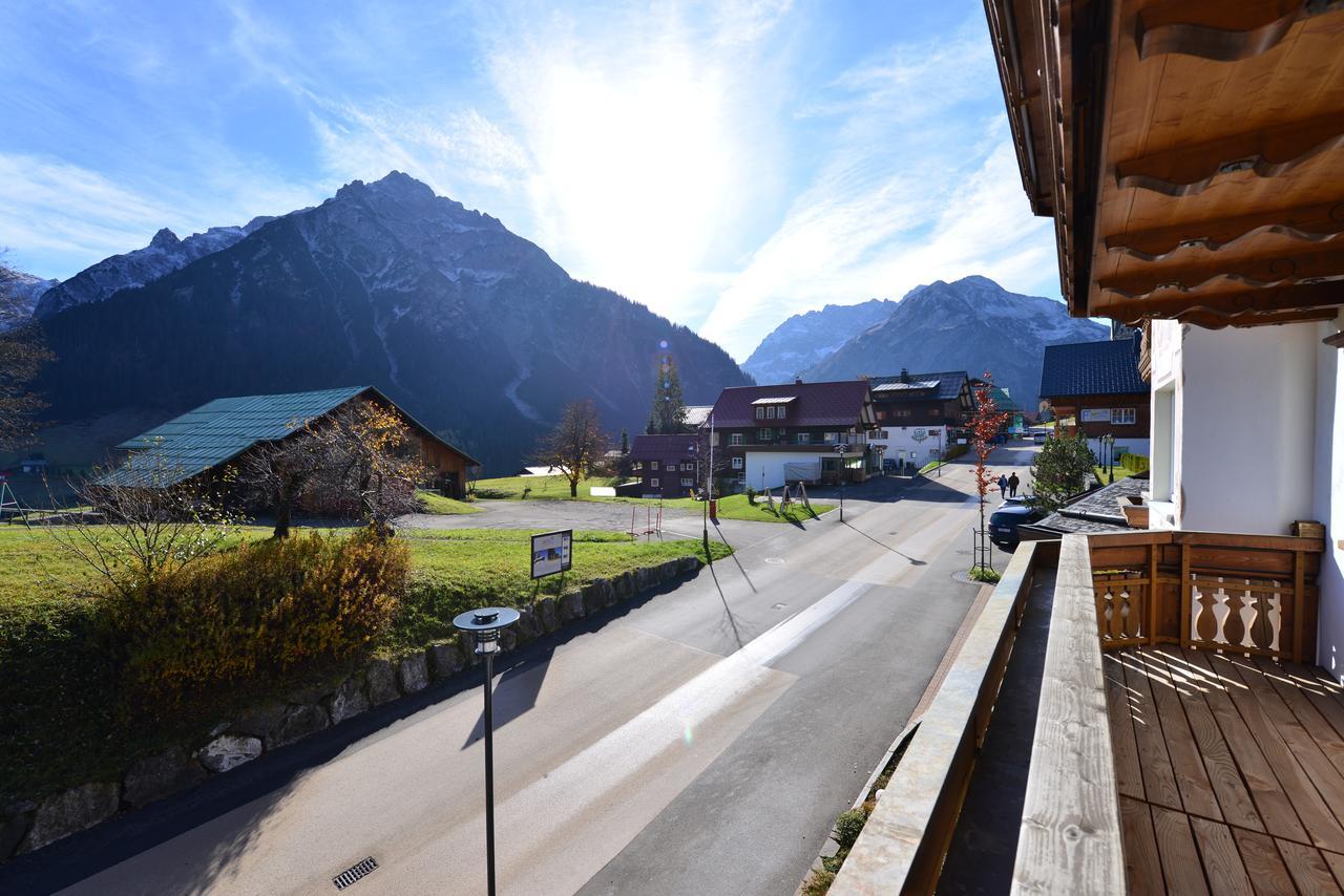 Hotel Alpenstueble Appartements Mittelberg Exterior photo